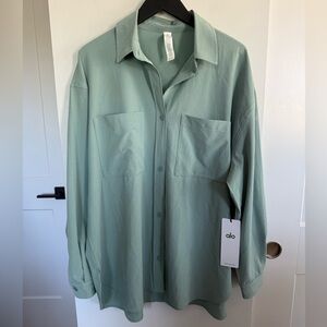 NWT Limited Edition Color ALO Yoga Dreamscape Button Down Long Sleeve Size Large